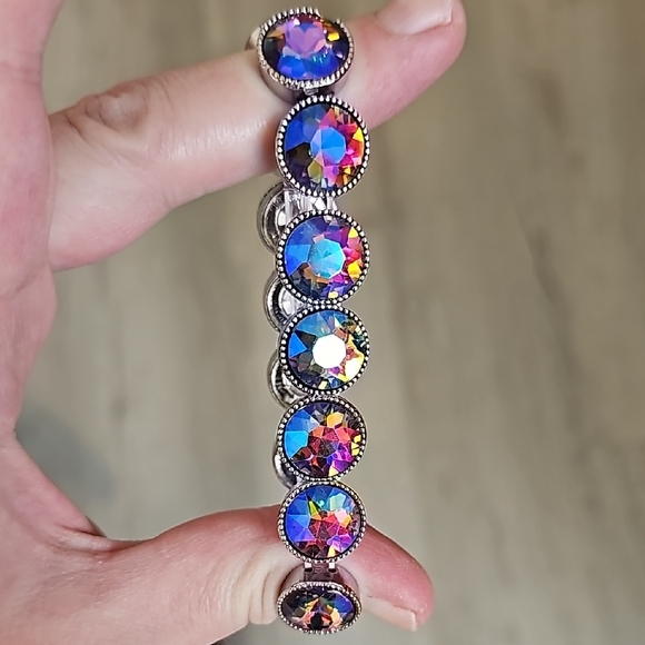 Elegant Multicolor Crystal Bracelet - Picture 5 of 10